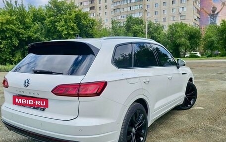 Volkswagen Touareg III, 2018 год, 5 650 000 рублей, 12 фотография