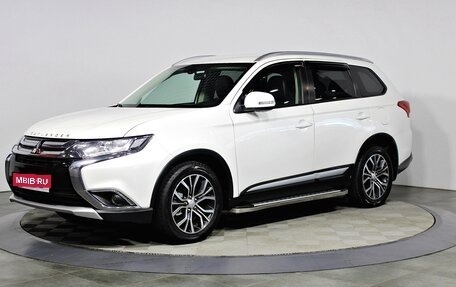 Mitsubishi Outlander III рестайлинг 3, 2017 год, 2 197 000 рублей, 1 фотография