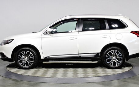 Mitsubishi Outlander III рестайлинг 3, 2017 год, 2 197 000 рублей, 8 фотография