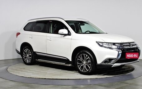 Mitsubishi Outlander III рестайлинг 3, 2017 год, 2 197 000 рублей, 3 фотография