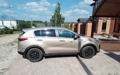 KIA Sportage IV рестайлинг, 2018 год, 2 400 000 рублей, 2 фотография