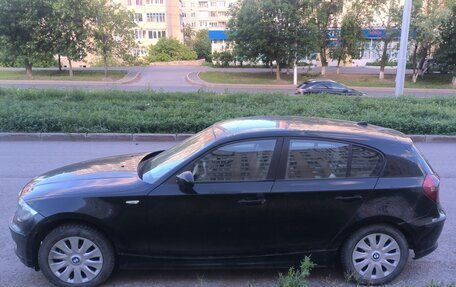 BMW 1 серия, 2008 год, 400 000 рублей, 2 фотография