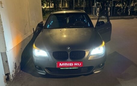 BMW 5 серия, 2003 год, 1 700 000 рублей, 3 фотография