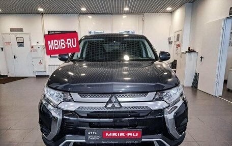 Mitsubishi Outlander III рестайлинг 3, 2019 год, 2 727 000 рублей, 2 фотография