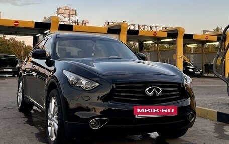 Infiniti FX II, 2011 год, 2 200 000 рублей, 2 фотография