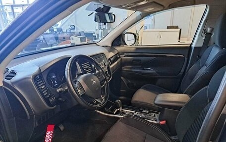 Mitsubishi Outlander III рестайлинг 3, 2019 год, 2 727 000 рублей, 16 фотография