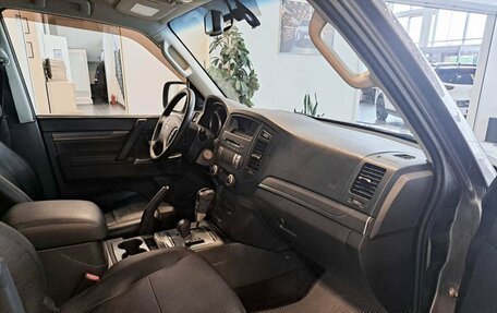 Mitsubishi Pajero IV, 2013 год, 2 495 000 рублей, 11 фотография