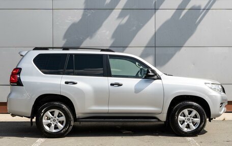 Toyota Land Cruiser Prado 150 рестайлинг 2, 2020 год, 5 149 000 рублей, 5 фотография