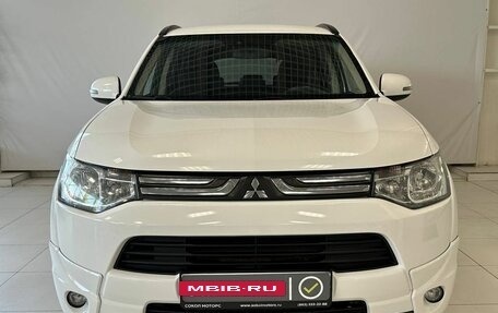 Mitsubishi Outlander III рестайлинг 3, 2013 год, 1 749 900 рублей, 2 фотография