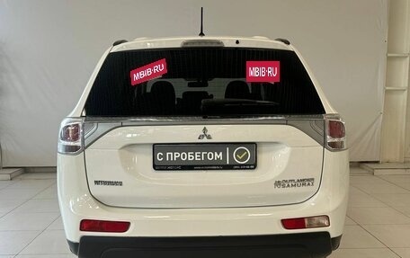 Mitsubishi Outlander III рестайлинг 3, 2013 год, 1 749 900 рублей, 3 фотография