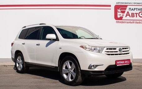 Toyota Highlander III, 2011 год, 1 850 000 рублей, 1 фотография