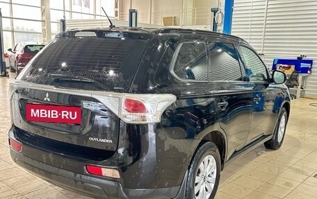 Mitsubishi Outlander III рестайлинг 3, 2014 год, 1 530 000 рублей, 3 фотография