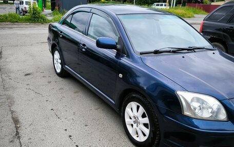 Toyota Avensis III рестайлинг, 2003 год, 700 000 рублей, 3 фотография