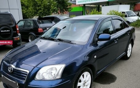 Toyota Avensis III рестайлинг, 2003 год, 700 000 рублей, 9 фотография