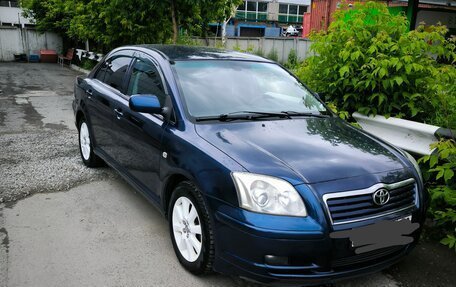 Toyota Avensis III рестайлинг, 2003 год, 700 000 рублей, 15 фотография