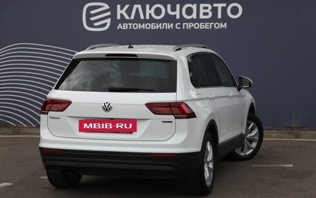 Volkswagen Tiguan II, 2018 год, 2 735 000 рублей, 2 фотография