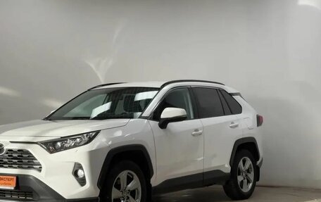 Toyota RAV4, 2019 год, 2 999 000 рублей, 8 фотография