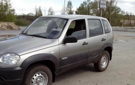 Chevrolet Niva I рестайлинг, 2010 год, 680 000 рублей, 1 фотография