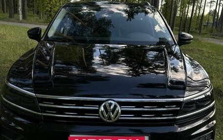 Volkswagen Tiguan II, 2019 год, 3 050 000 рублей, 2 фотография