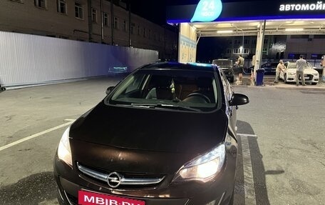 Opel Astra J, 2014 год, 1 300 000 рублей, 4 фотография