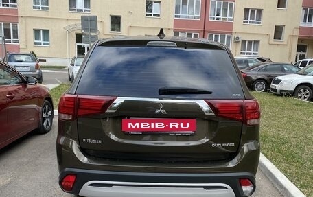 Mitsubishi Outlander III рестайлинг 3, 2019 год, 2 800 000 рублей, 5 фотография