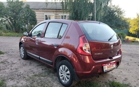 Renault Sandero I, 2012 год, 645 000 рублей, 2 фотография