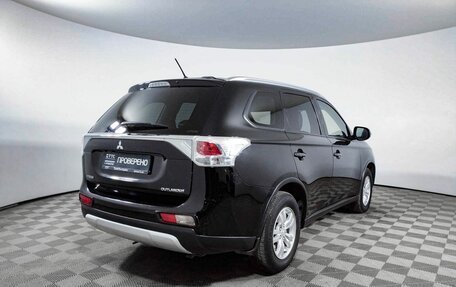 Mitsubishi Outlander III рестайлинг 3, 2014 год, 1 711 900 рублей, 5 фотография