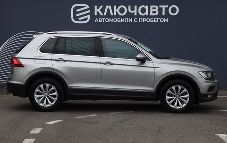 Volkswagen Tiguan II, 2017 год, 2 395 000 рублей, 6 фотография