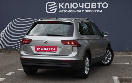 Volkswagen Tiguan II, 2017 год, 2 395 000 рублей, 2 фотография