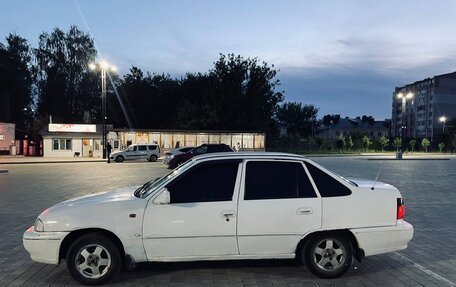 Daewoo Nexia I рестайлинг, 1995 год, 100 000 рублей, 2 фотография