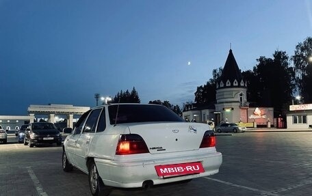 Daewoo Nexia I рестайлинг, 1995 год, 100 000 рублей, 3 фотография