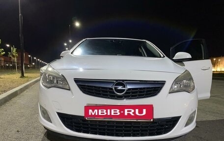 Opel Astra J, 2010 год, 660 000 рублей, 4 фотография