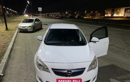 Opel Astra J, 2010 год, 660 000 рублей, 3 фотография