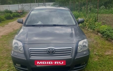 Toyota Avensis III рестайлинг, 2004 год, 620 000 рублей, 2 фотография