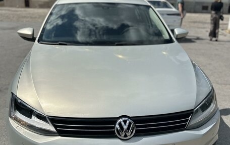 Volkswagen Jetta VI, 2011 год, 995 000 рублей, 3 фотография