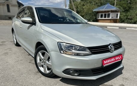 Volkswagen Jetta VI, 2011 год, 995 000 рублей, 5 фотография