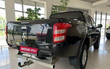 Mitsubishi L200 IV рестайлинг, 2015 год, 1 999 000 рублей, 5 фотография