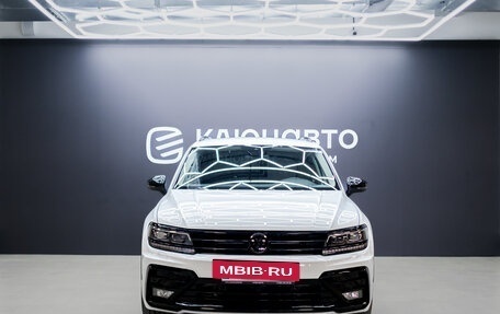 Volkswagen Tiguan II, 2019 год, 3 299 000 рублей, 2 фотография