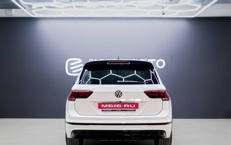 Volkswagen Tiguan II, 2019 год, 3 299 000 рублей, 6 фотография