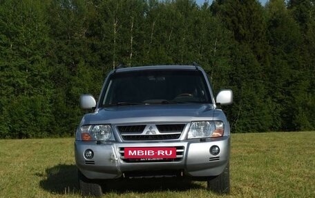 Mitsubishi Pajero III рестайлинг, 2004 год, 1 000 000 рублей, 2 фотография