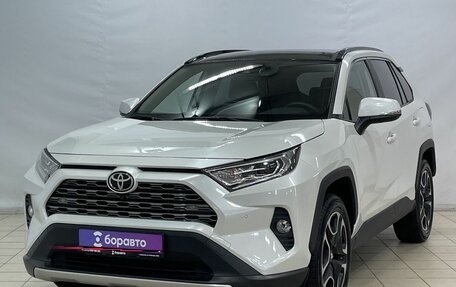 Toyota RAV4, 2021 год, 4 299 000 рублей, 1 фотография