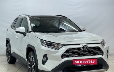 Toyota RAV4, 2021 год, 4 299 000 рублей, 2 фотография