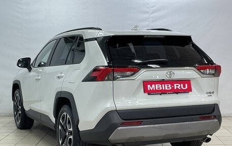 Toyota RAV4, 2021 год, 4 299 000 рублей, 6 фотография