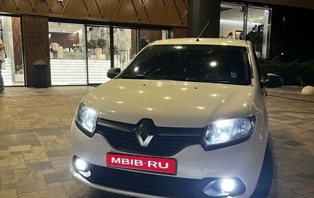 Renault Logan II, 2017 год, 1 000 000 рублей, 1 фотография