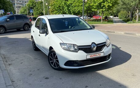 Renault Logan II, 2017 год, 1 000 000 рублей, 2 фотография