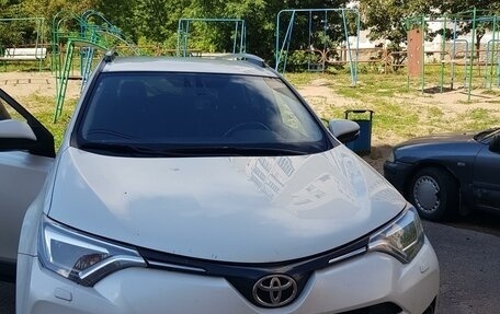 Toyota RAV4, 2019 год, 2 850 000 рублей, 2 фотография