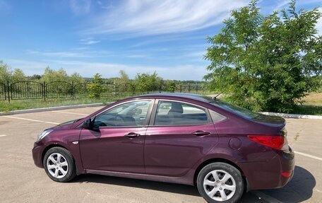 Hyundai Solaris II рестайлинг, 2011 год, 550 000 рублей, 5 фотография