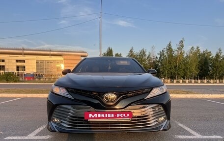 Toyota Camry, 2017 год, 2 290 000 рублей, 2 фотография