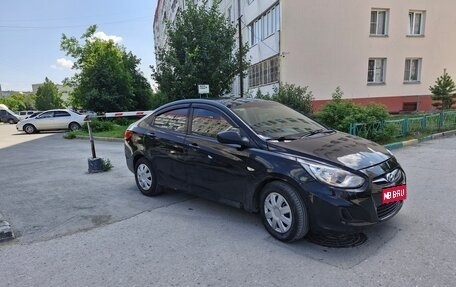 Hyundai Solaris II рестайлинг, 2013 год, 560 000 рублей, 1 фотография