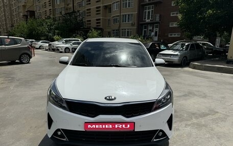 KIA Rio IV, 2021 год, 1 900 000 рублей, 1 фотография